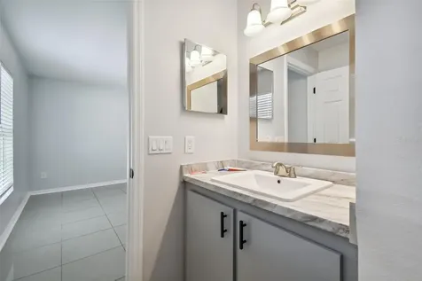 2112 E Navajo Avenue Tampa FL 33612