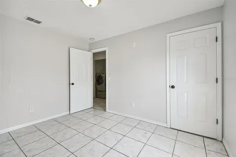 2112 E Navajo Avenue Tampa FL 33612