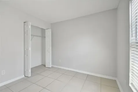 2112 E Navajo Avenue Tampa FL 33612