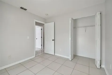 2112 E Navajo Avenue Tampa FL 33612