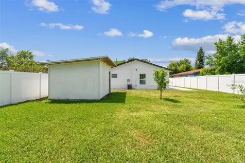 2112 E Navajo Avenue Tampa FL 33612
