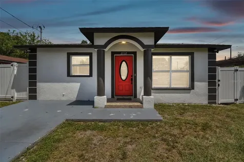 2112 E Navajo Avenue Tampa FL 33612