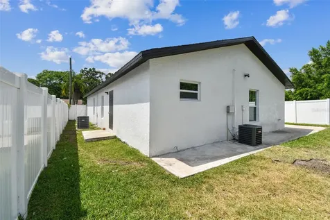 2112 E Navajo Avenue Tampa FL 33612