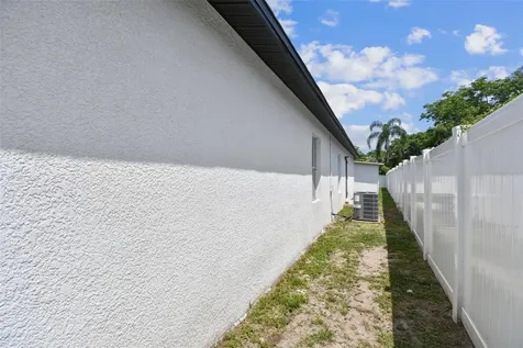2112 E Navajo Avenue Tampa FL 33612