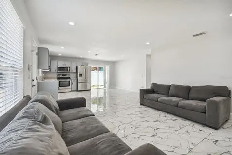 2112 E Navajo Avenue Tampa FL 33612
