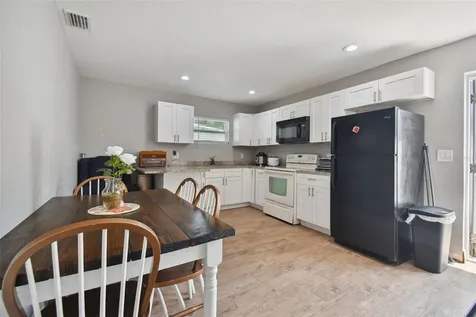 2112 E Navajo Avenue Tampa FL 33612