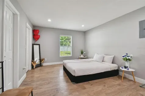 2112 E Navajo Avenue Tampa FL 33612