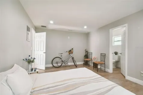 2112 E Navajo Avenue Tampa FL 33612