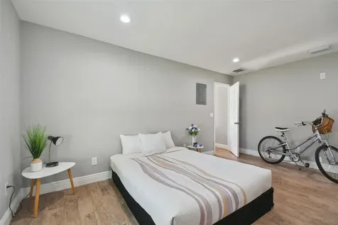 2112 E Navajo Avenue Tampa FL 33612