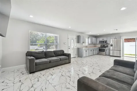 2112 E Navajo Avenue Tampa FL 33612