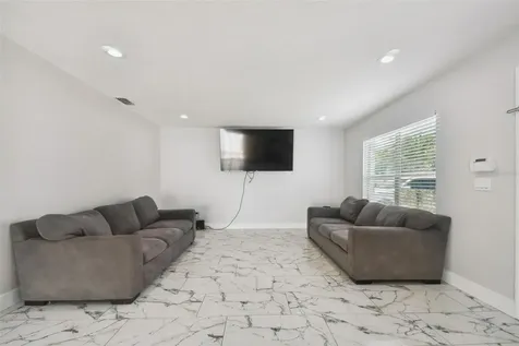 2112 E Navajo Avenue Tampa FL 33612