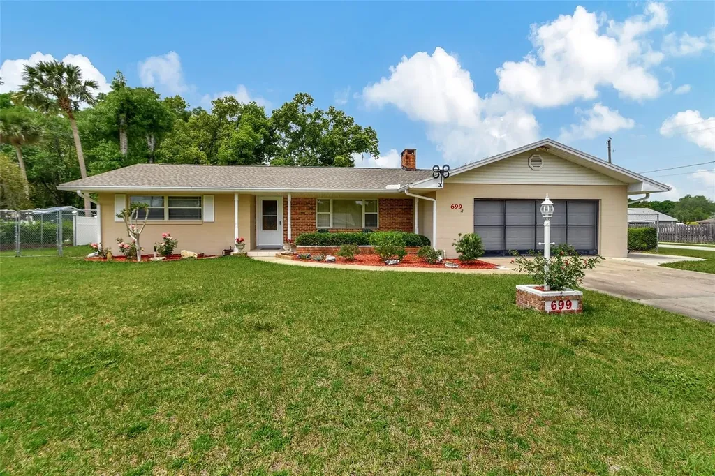 699 N Carpenter Avenue Orange City FL 32763