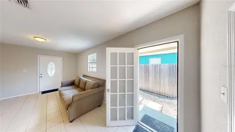 3721 40th Avenue N St Petersburg FL 33714