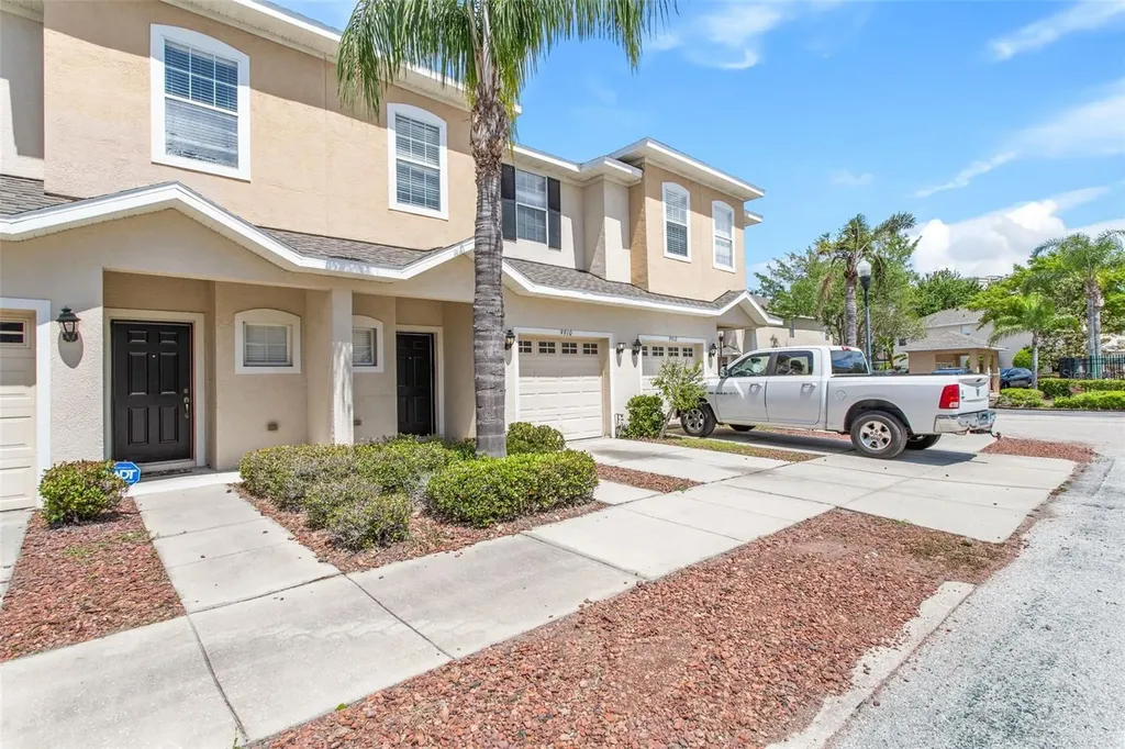 9910 Venetian River Way Tampa FL 33619