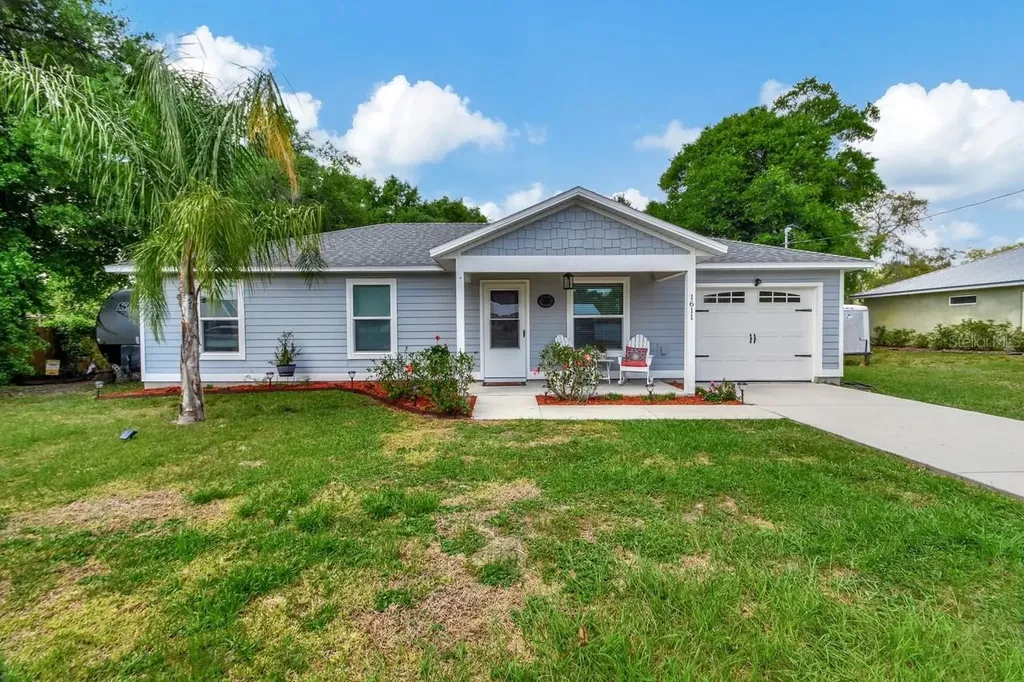 1611 Pine Avenue Deland FL 32724