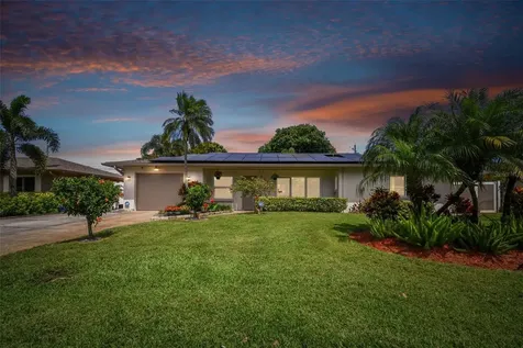3881 21st Avenue N St Petersburg FL 33713