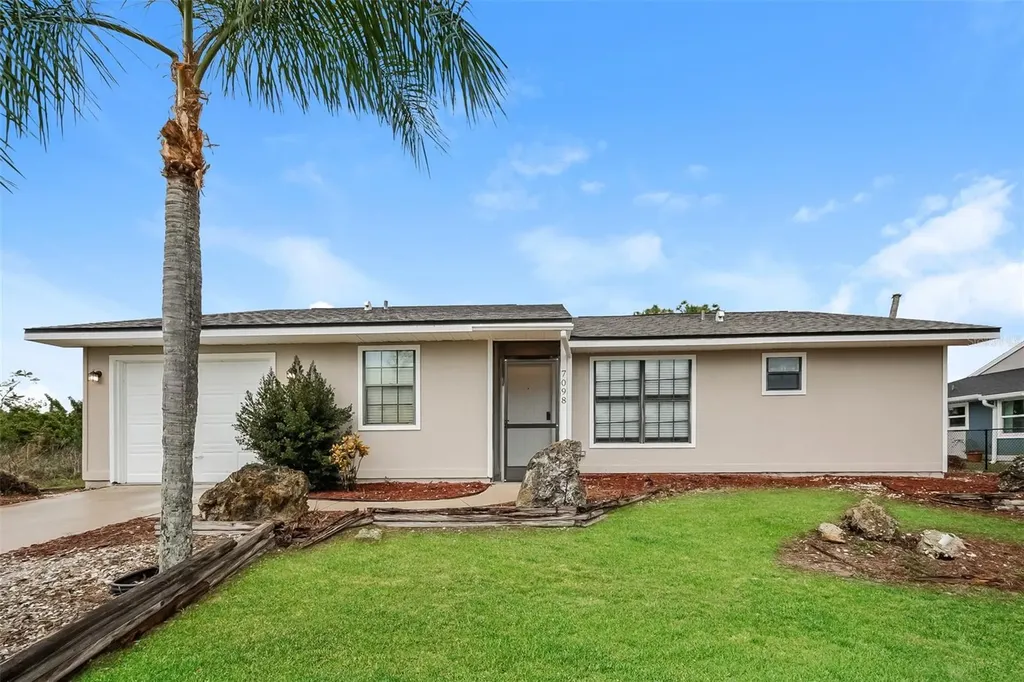 7098 Sunnybrook Boulevard Englewood FL 34224
