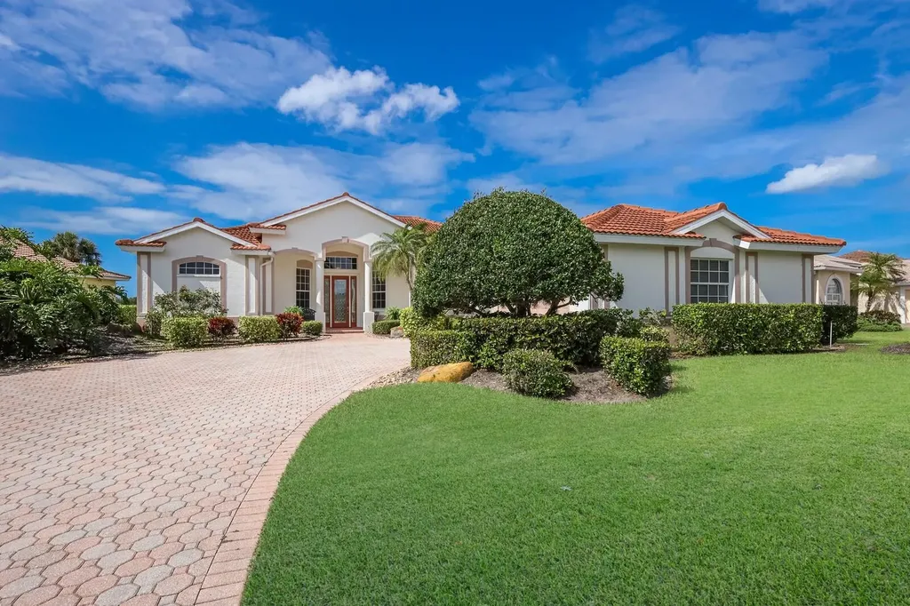 8742 Grey Oaks Avenue Sarasota FL 34238