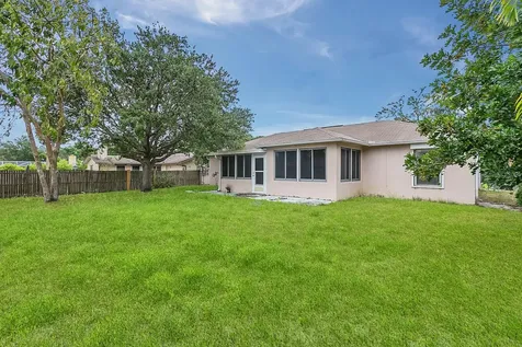 985 Elmsford Street NW Palm Bay FL 32907