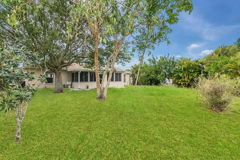 985 Elmsford Street NW Palm Bay FL 32907