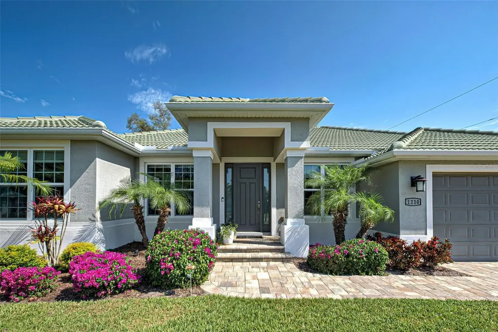 1210 Orange Avenue Nokomis FL 34275