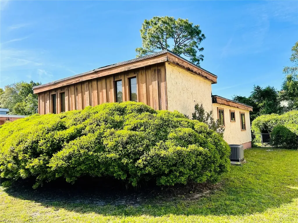 221 E Fern Drive Orange City FL 32763