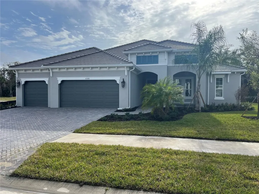 6301 Lake Woodruff Court Sarasota FL 34241