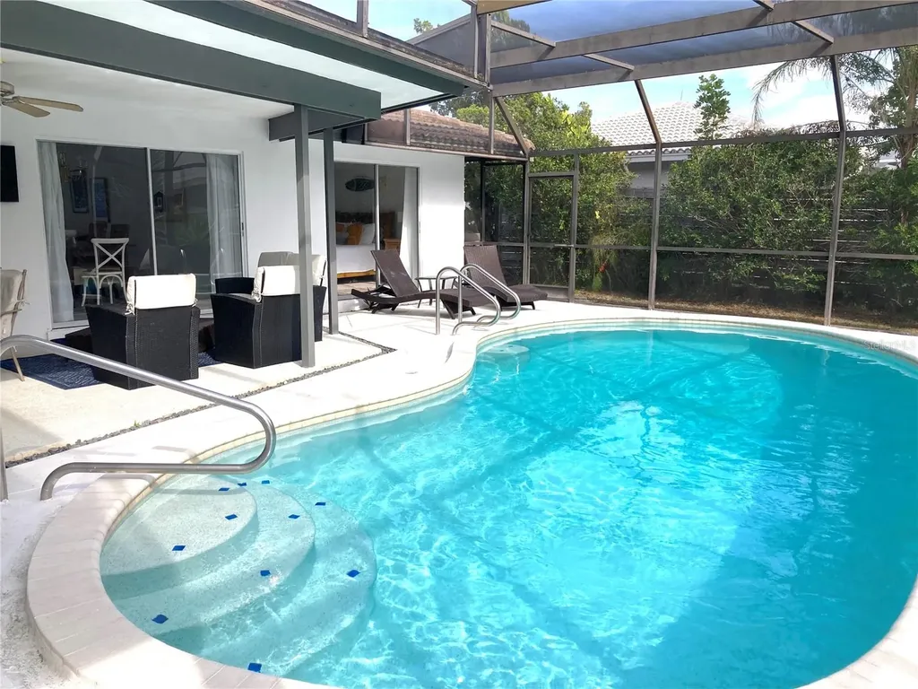 2908 Captiva Drive Sarasota FL 34231