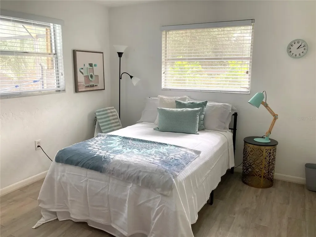 2908 Captiva Drive Sarasota FL 34231