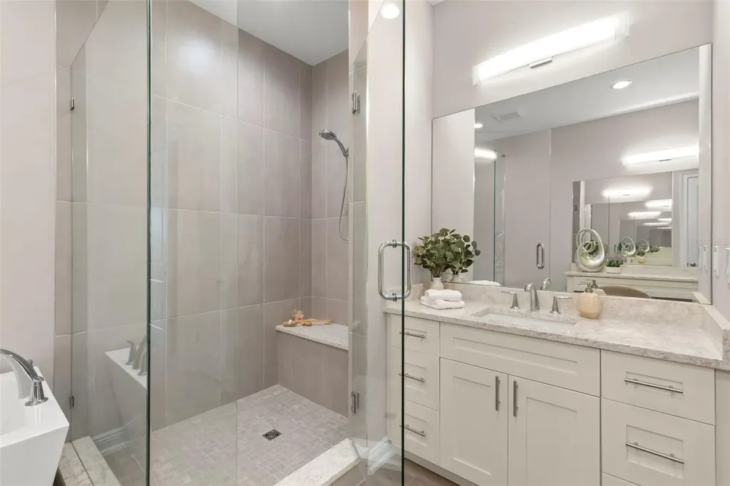 47A Bayview Court S St Petersburg FL 33711