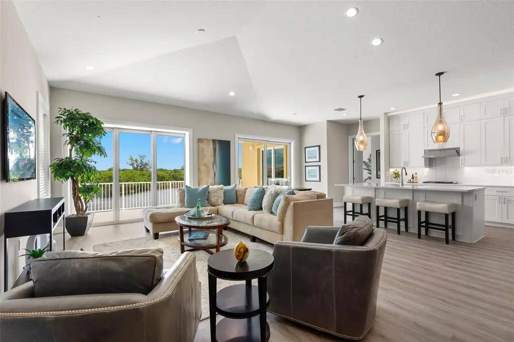 47A Bayview Court S St Petersburg FL 33711