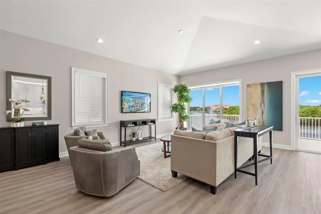 47A Bayview Court S St Petersburg FL 33711