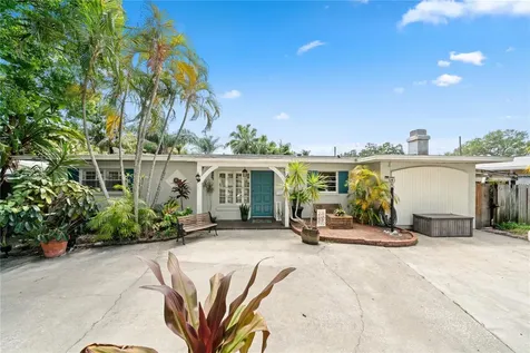 1292 76th Avenue N St Petersburg FL 33702
