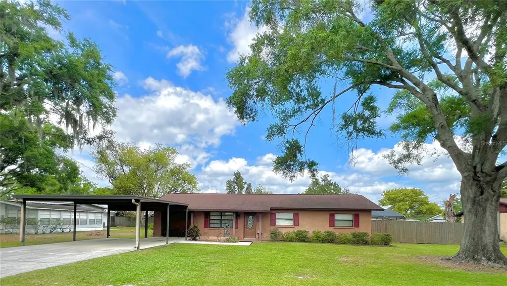 1808 Camp Court Plant City FL 33563