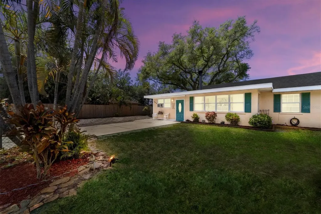 4916 9th Street Ct E Bradenton FL 34203