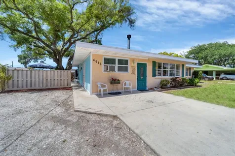 4916 9th Street Ct E Bradenton FL 34203