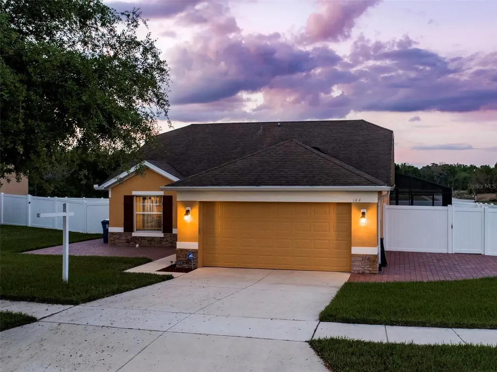144 Whispering Pines Way Davenport FL 33837