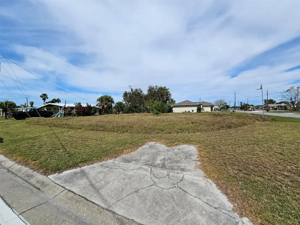 101 Palmetto Circle NE Port Charlotte FL 33952