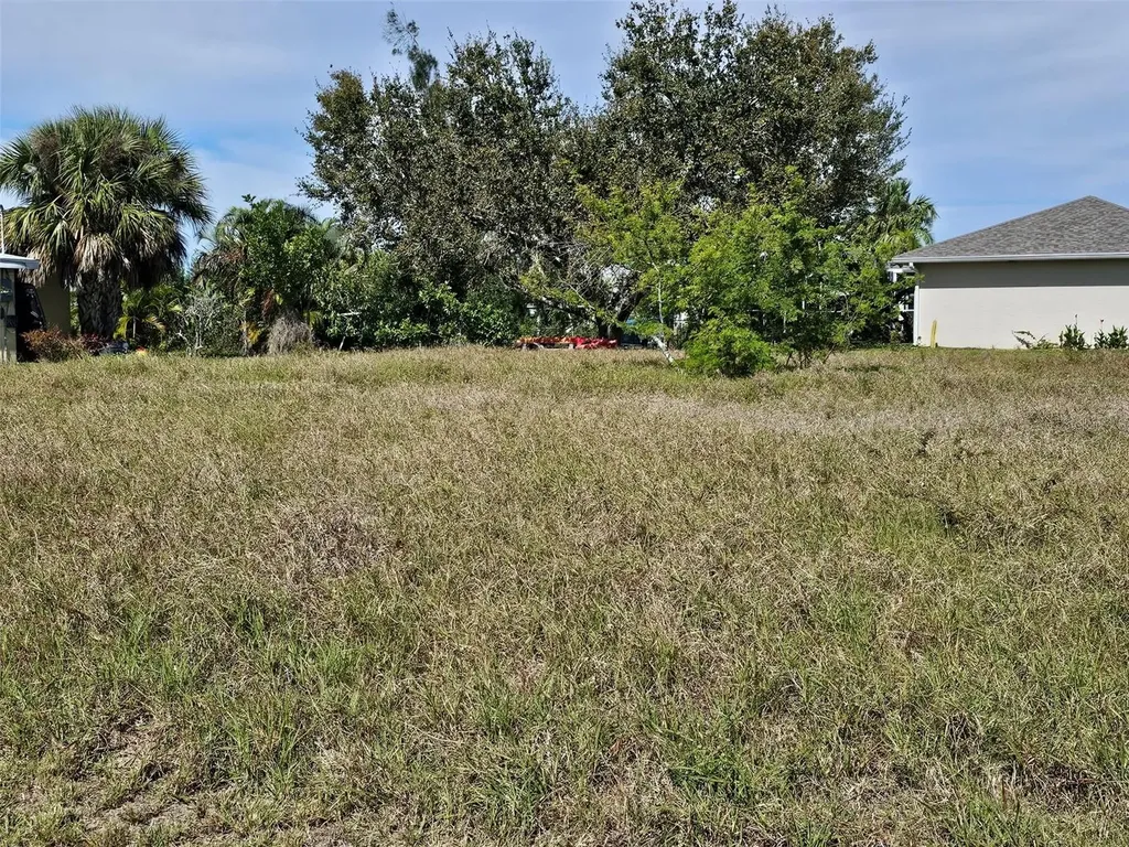 101 Palmetto Circle NE Port Charlotte FL 33952