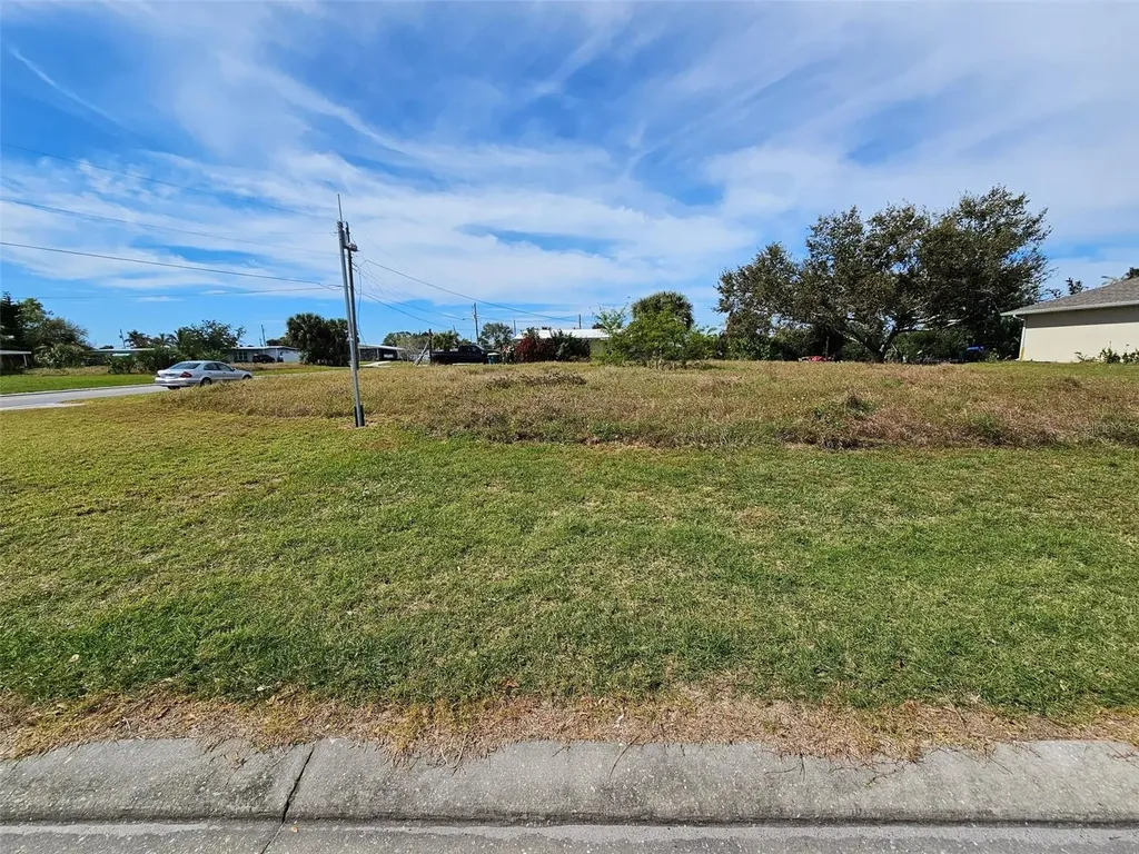 101 Palmetto Circle NE Port Charlotte FL 33952