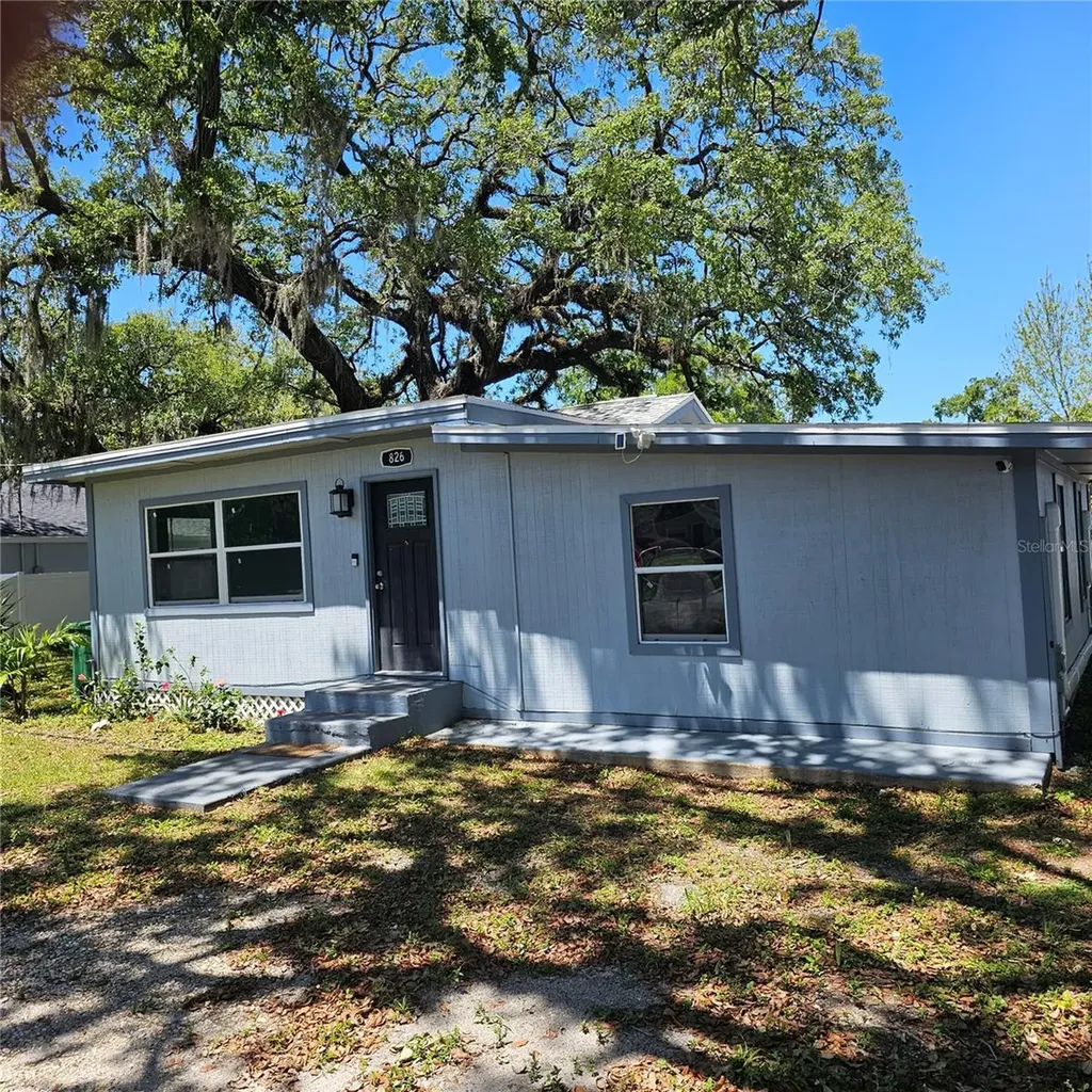 826 E Mcewen Avenue Tampa FL 33612