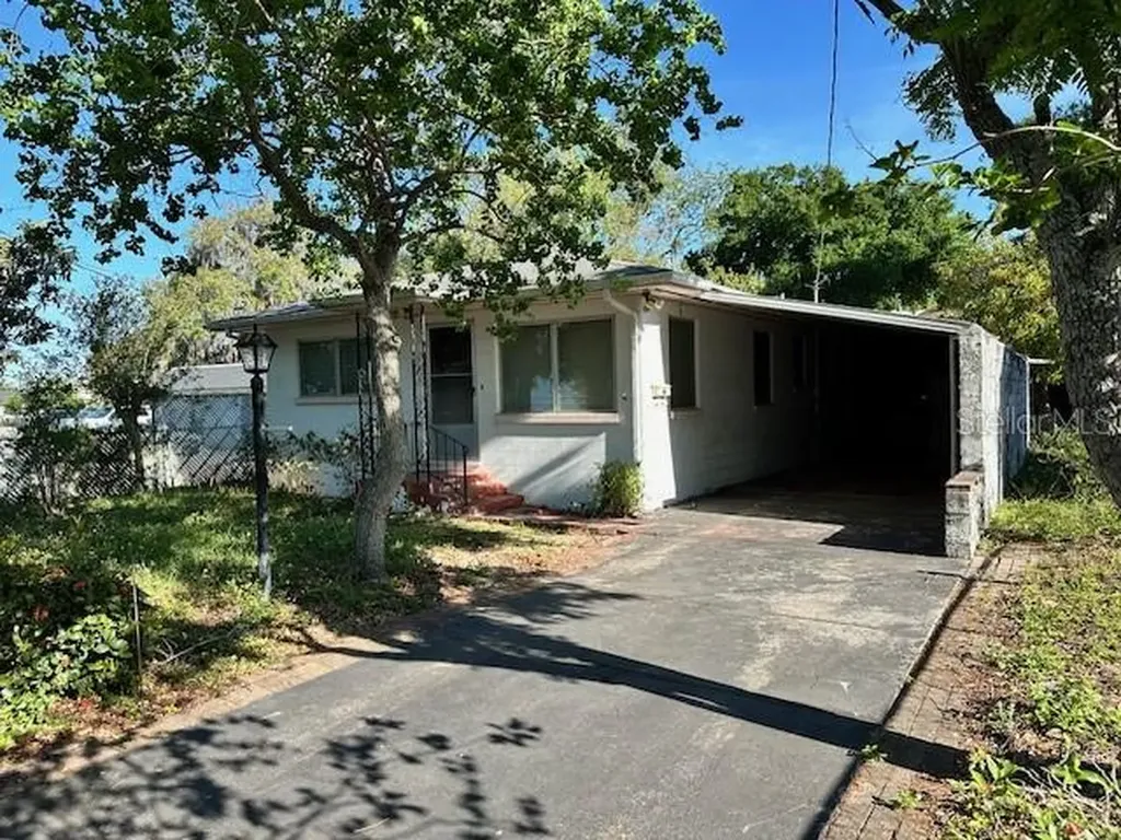 111 Avenue E SE Winter Haven FL 33880