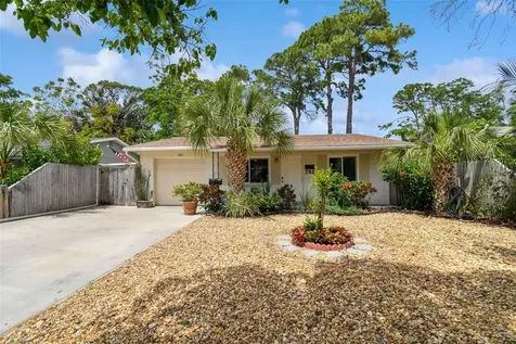 761 62nd Avenue N St Petersburg FL 33702