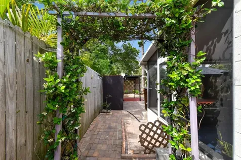 761 62nd Avenue N St Petersburg FL 33702