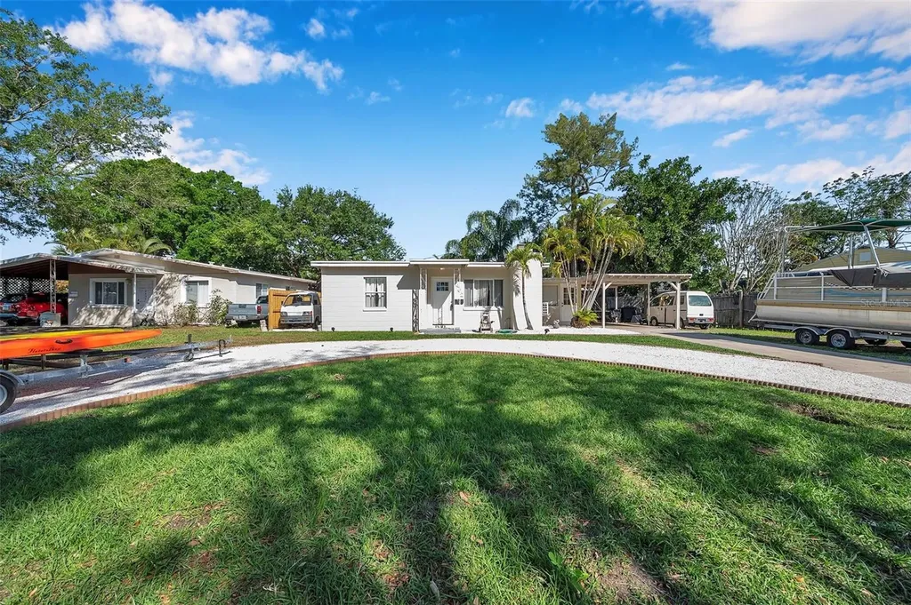 8462 Tobay Road N St Petersburg FL 33702