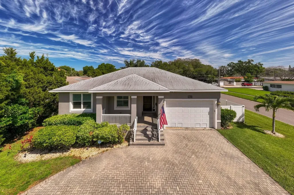3700 Poplar Street NE St Petersburg FL 33704
