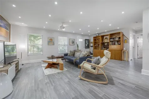 2905 W Paxton Avenue Tampa FL 33611