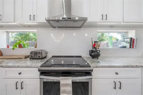 2905 W Paxton Avenue Tampa FL 33611