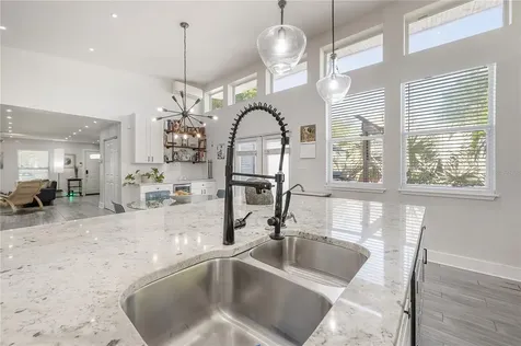 2905 W Paxton Avenue Tampa FL 33611