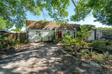 2905 W Paxton Avenue Tampa FL 33611